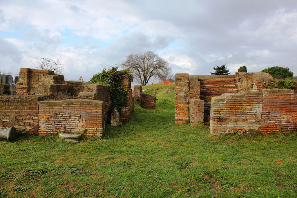 Ingresso Ostia con Scarpiera Spatolato e Eastwood - dilovers